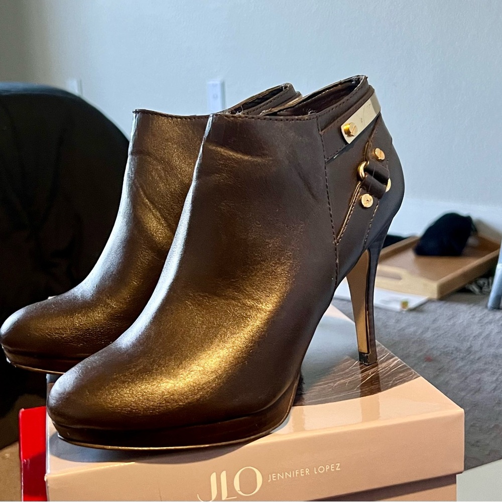 Heeled booties - Picture 2 of 4
